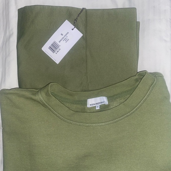 WeWoreWhat | Sage Seamless Leggings & Cropped Sweatshirt Set - Picture 5 of 9